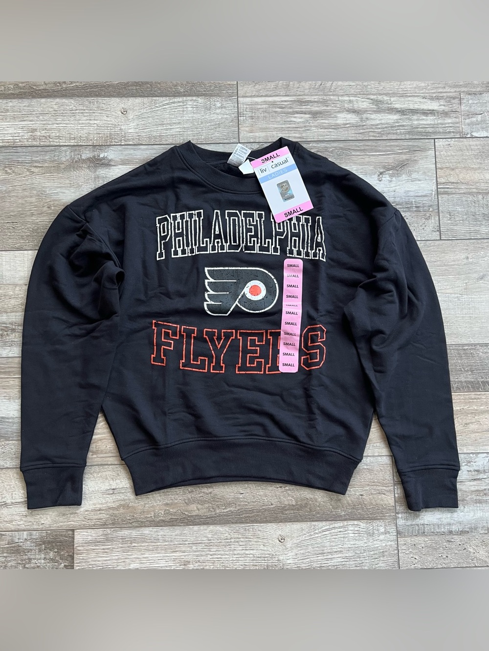 NWT Liv Casual Women’s Philadelphia Flyers Pullover Sweater Size Small